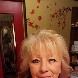 Meet your Posher, Sharon